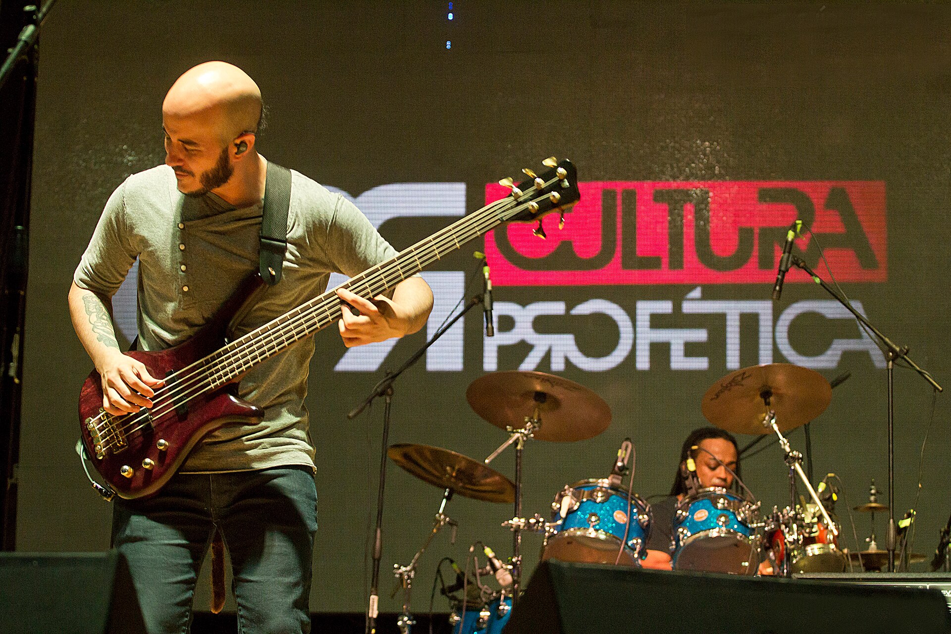 Cultura Profética en un show, 2013