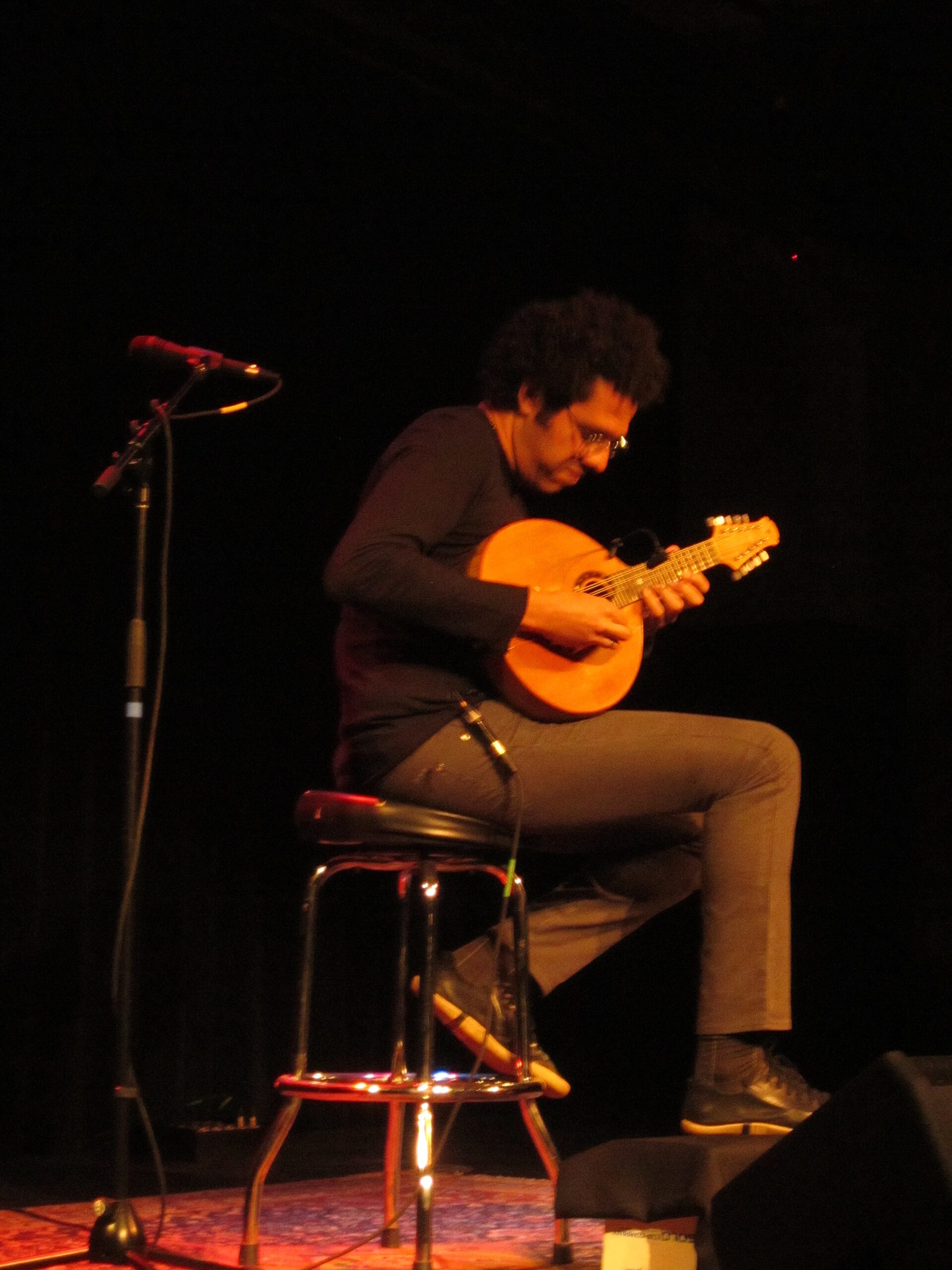 Hamilton de Holanda tocando el bandolín, 2012