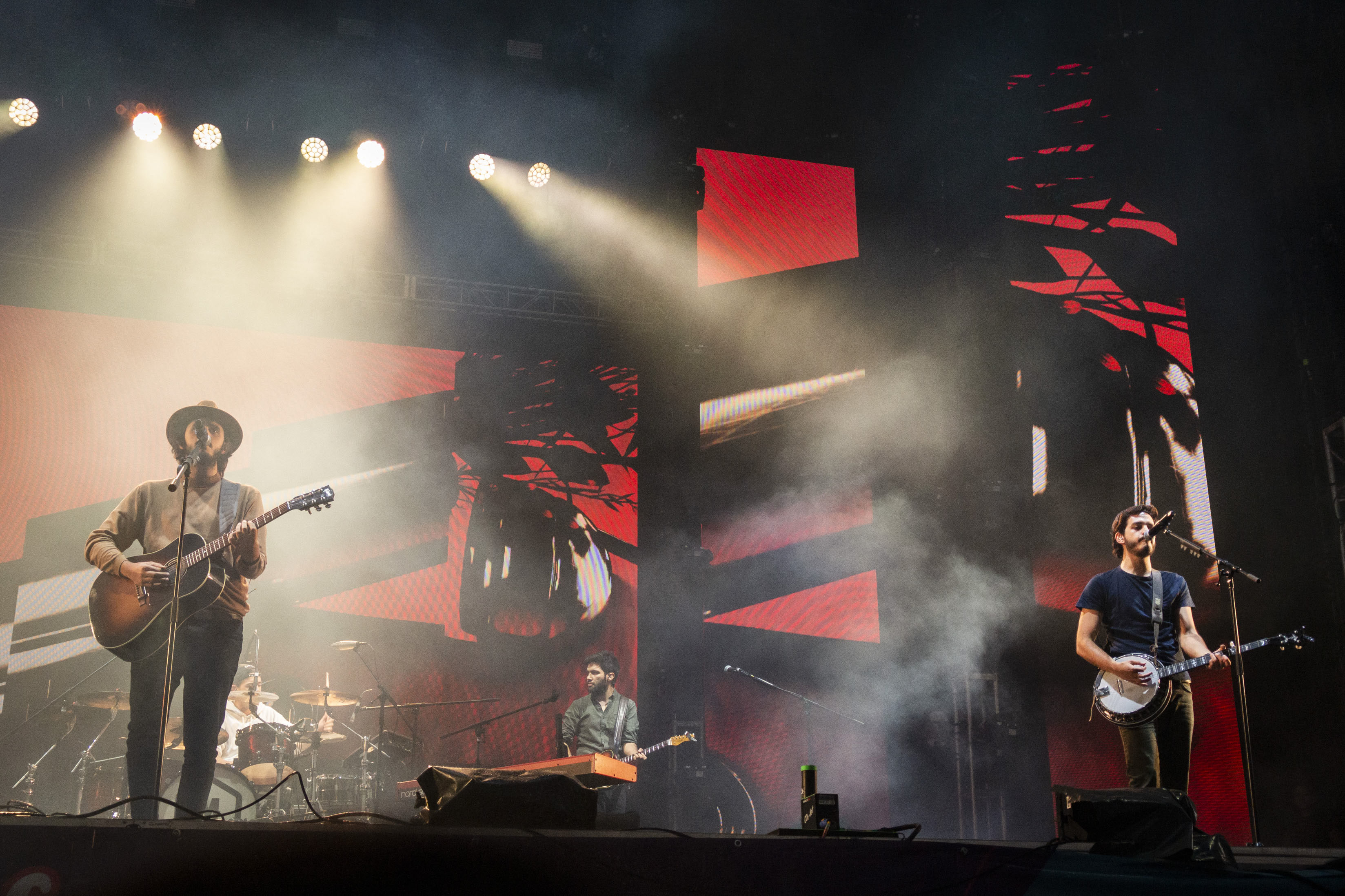 Morat tocando en un escenario
