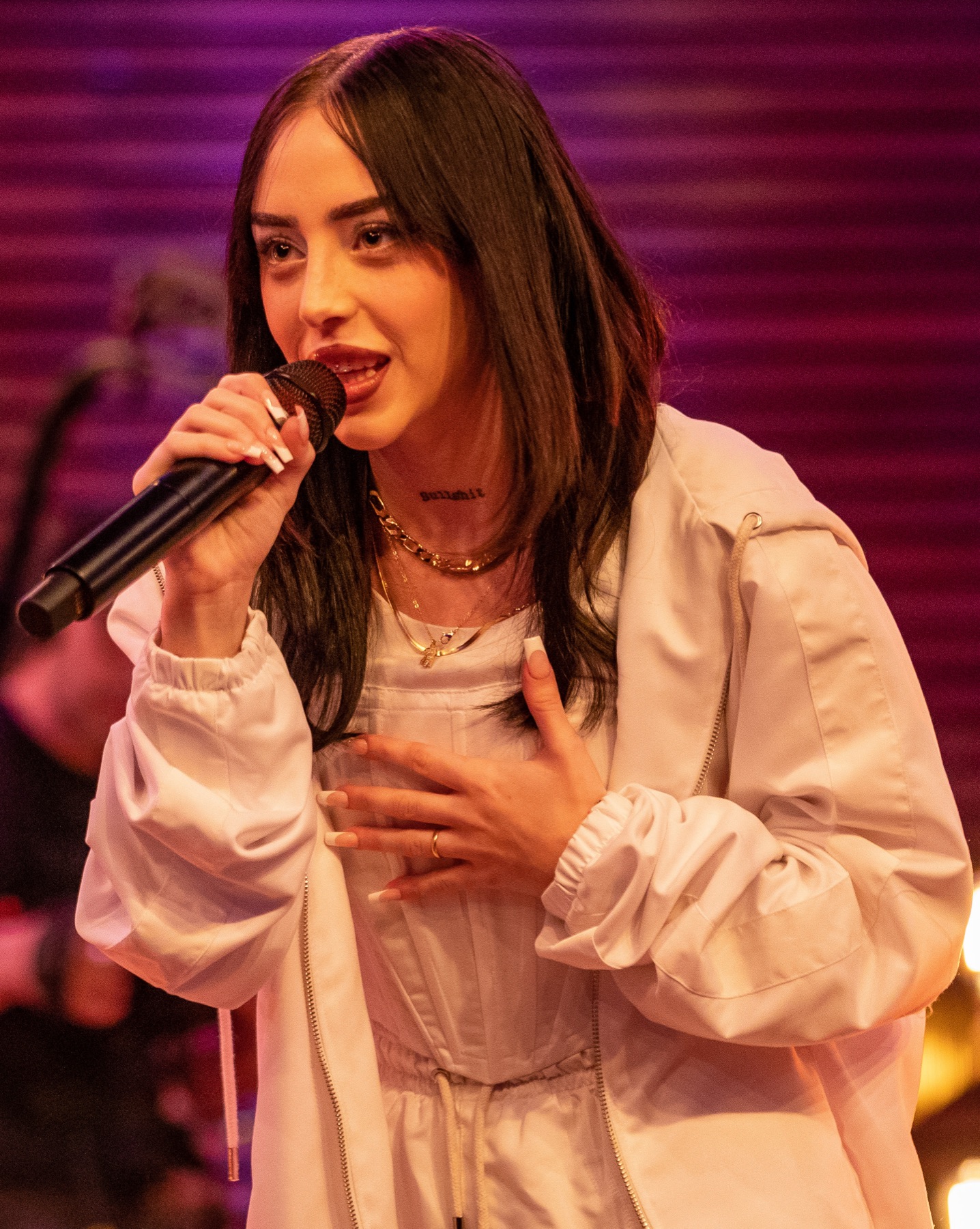 Nicki Nicole cantando en KEXP, Centro Cultural Kirchner, 2022